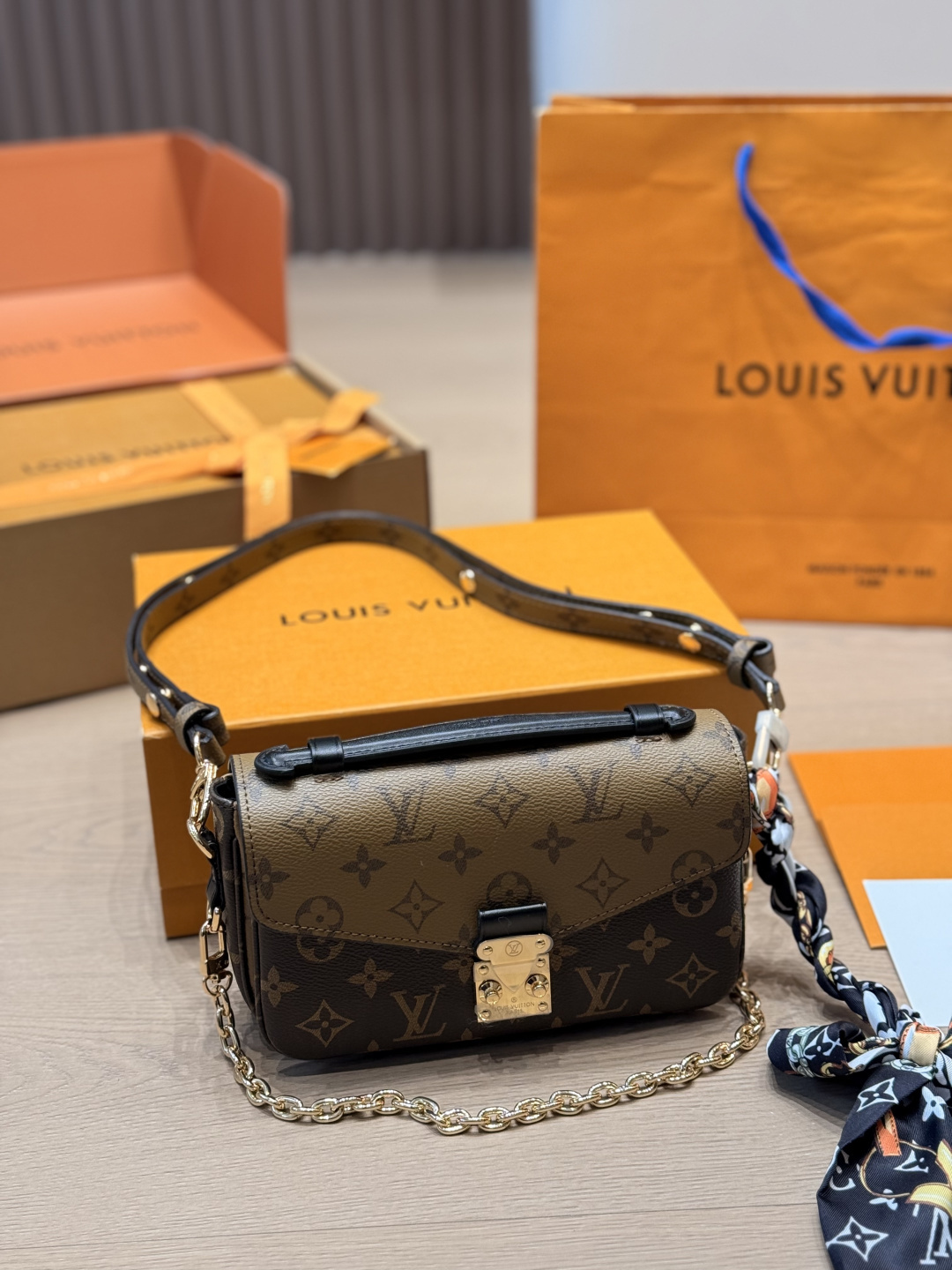 Louis Vuitton LV Pochette Crossbody Bag Cowhide Leather